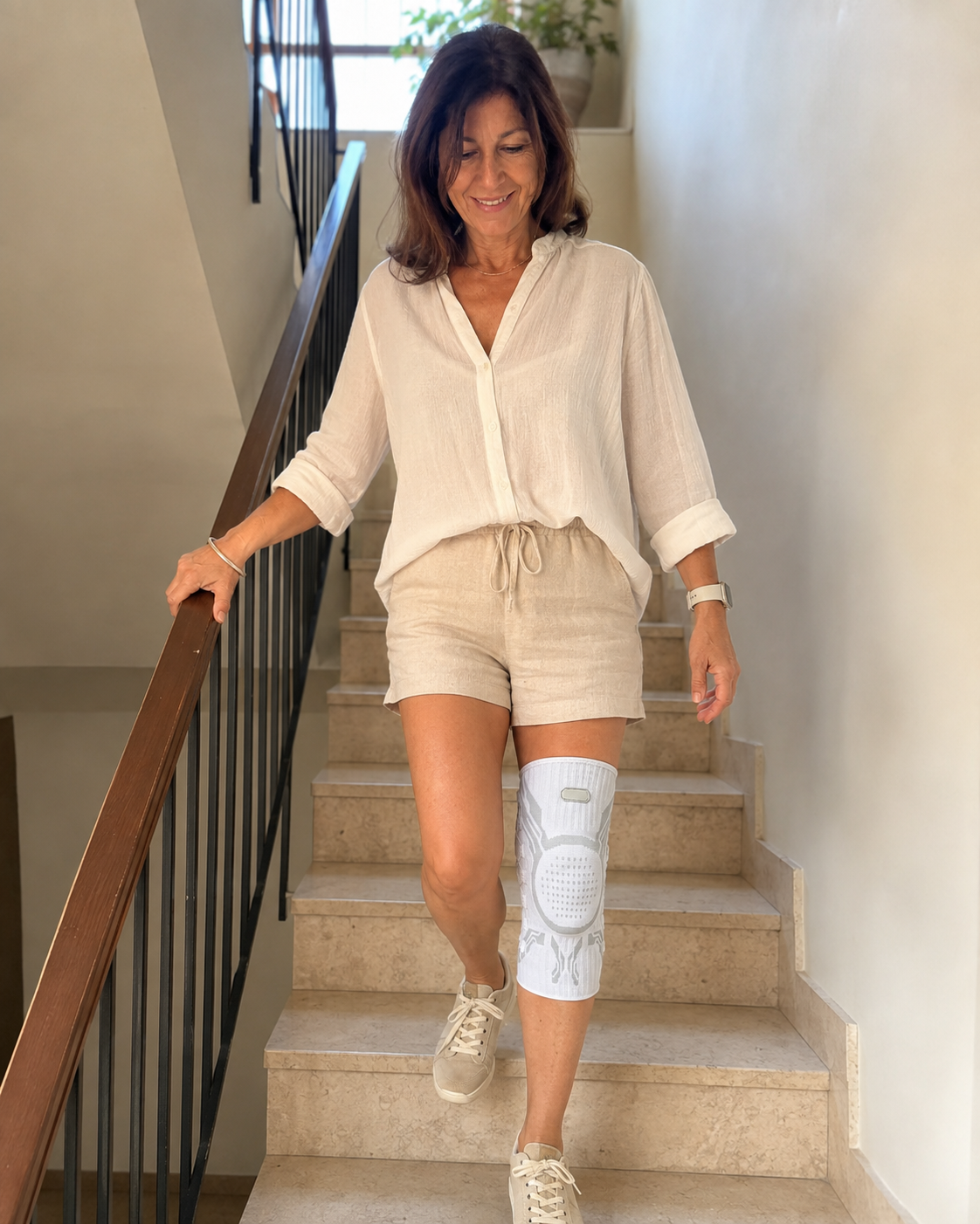 מירב אדרי לובשת את שרוול הברך Knee+